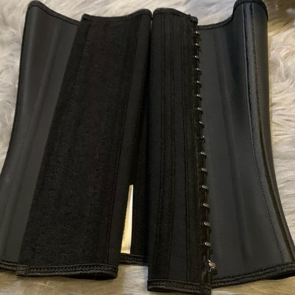 Waist trainer - Picture 4 of 4